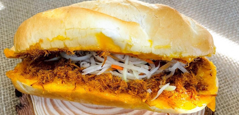 Quán Bánh Mỳ Gà Xé Nóng Giòn - Lê Thị Trung