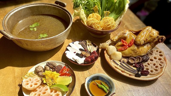 Lẩu Gà Út Sang - Lê Quang Định