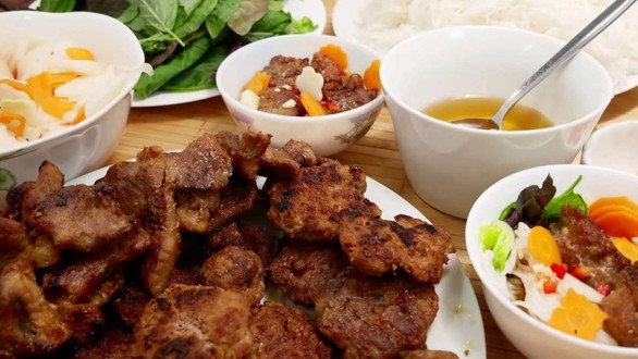 Bếp Cô Quyên - Bún Chả - Thái Hà