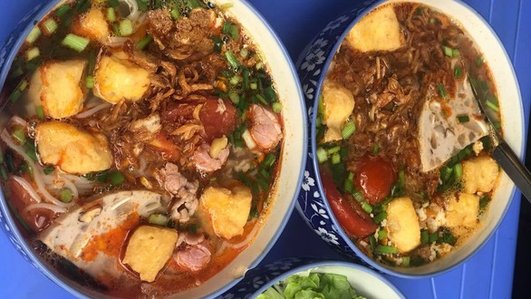 Quán Bún Riêu - 37 Quang Trung