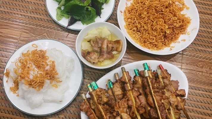 Huy Hoàng Quán - Bánh Cuốn Chả Phủ Lý - Mai Dịch