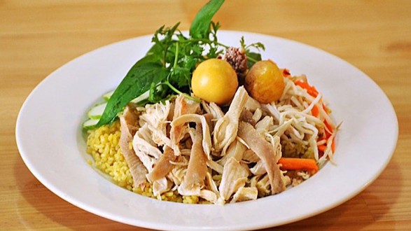 Quán Gà Ta Gỏi Gà & Bò Bít Tết - Đường Số 7