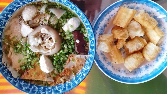 BÁNH CANH BÀ TÁM - Bánh Canh Giò Heo & Bánh Canh Mộc