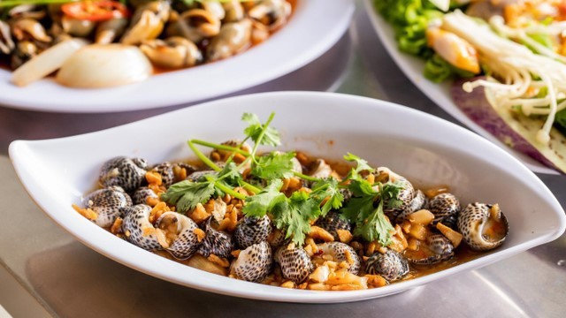 Ốc & Nướng - Cô Ba