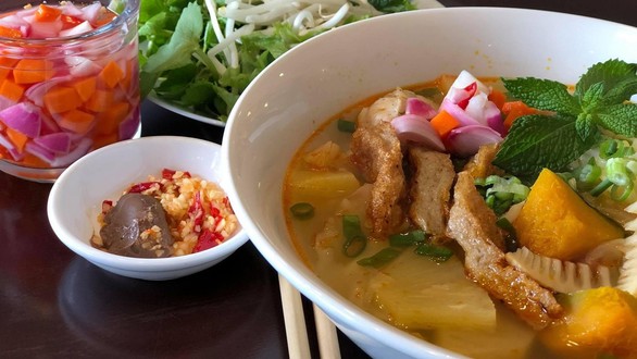 Bún Chả Cá Giang Huế - 73 Lê Thanh Nghị