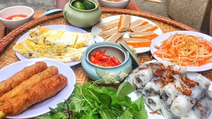 Quán Thanh Hằng - Bún Chả Hà Nội & Bánh Cuốn Nóng - Khúc Hạo