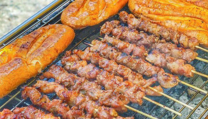 Cô Lan Bánh Mì Thịt Xiên Nướng - Hàm Nghi