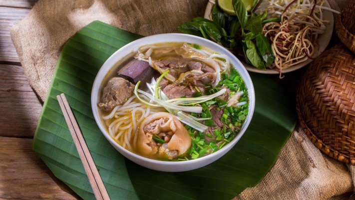 Bún Bò Huế Na - Lê Quang Đạo