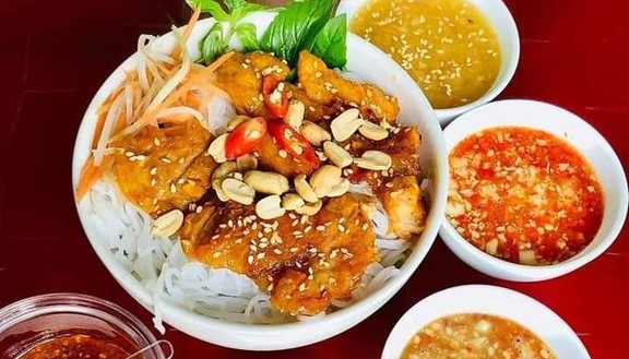 Mệ Chút - Bún Thịt Nướng & Bún Mắm Nêm