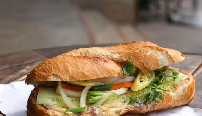 Hoàng Kim Kê - Bánh Mì & Xôi Gà - Phạm Hùng