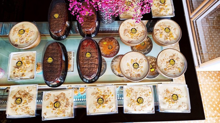 Tiệm Bánh Xì Mai - Bánh Bông Lan Trứng Muối & Bánh Su Kem - Phú Lợi