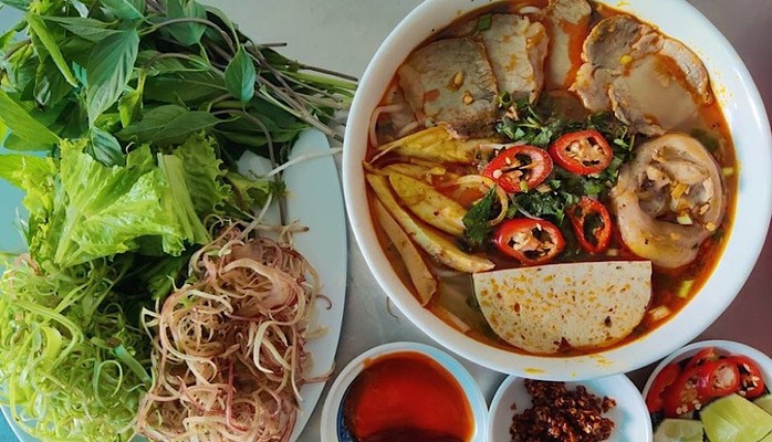 Quán Bún Bò Như Ý Huế - Lạc Long Quân