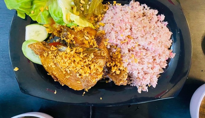Cơm Gà Xối Mỡ Sốt Da Giòn Tiên Tiên - Thoại Ngọc Hầu