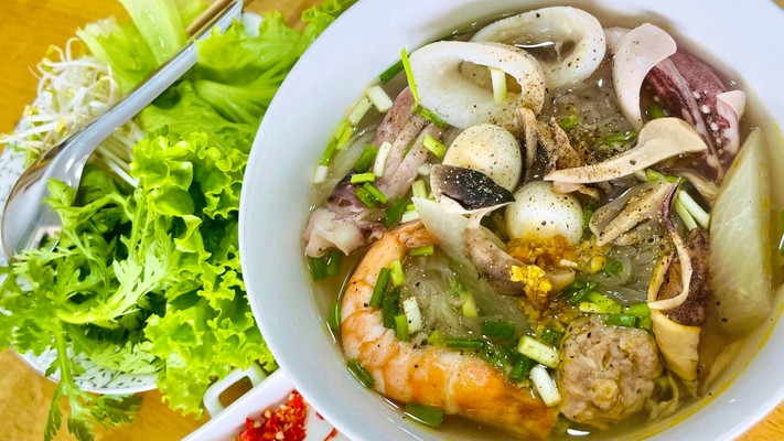 Coffee Shop Âu Thị - Hủ Tiếu Mực & Nước Ép - Hồ Bún Xáng