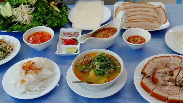 Donald Trung - Bánh Ướt & Bánh Cuốn Thịt Heo - Đỗ Bá