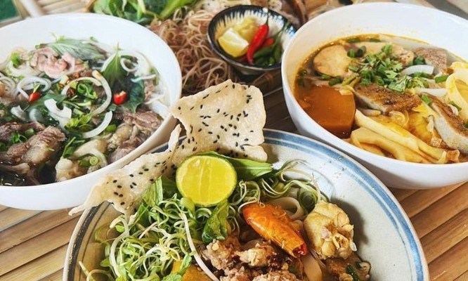 Bún Bò Và Mì Quảng Miền Trung Quán