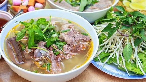 Bún Bò Huế Vỹ Dạ Quán - 229 Nguyễn Khang