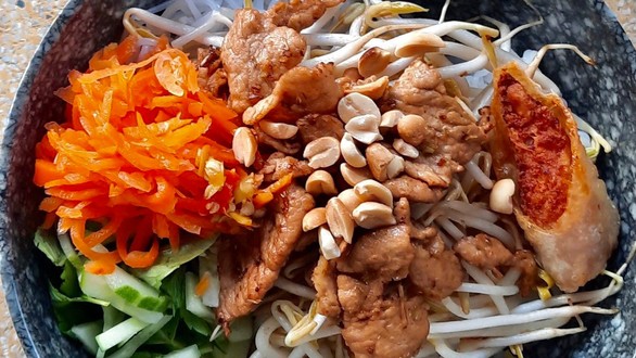 Bún Xào Chả Giò Tiều 39 - Trương Định