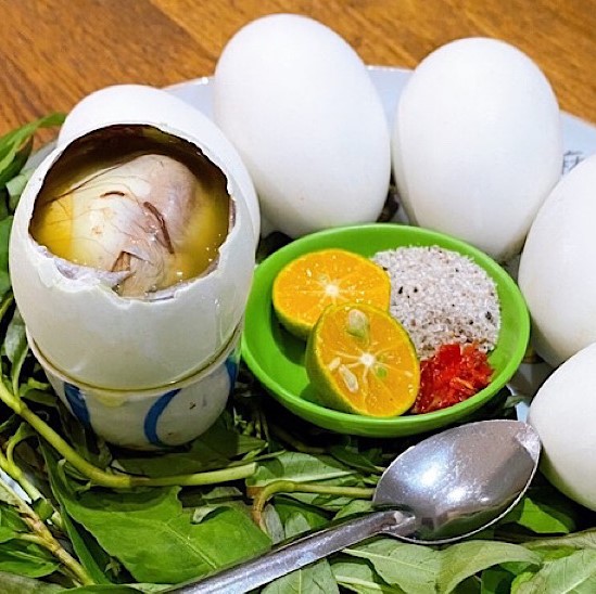 Thúy Nga - Bắp Xào & Hột Vịt Lộn - Lê Văn Thọ