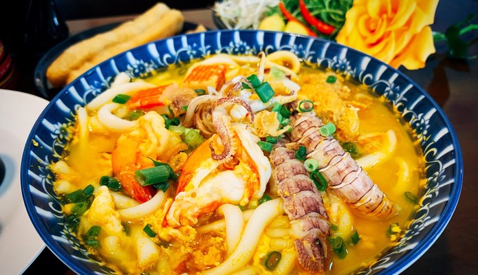 Bánh Canh Cua & Hủ Tiếu Mực Sài Gòn - Ông Ích Khiêm