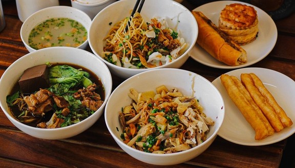 Mì Gà Cá Quốc Anh - Cao Văn Lầu