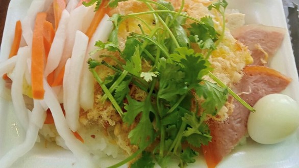 Quốc Tuấn - Bánh Mì & Xôi Mặn Hà Nội - Trương Công Định