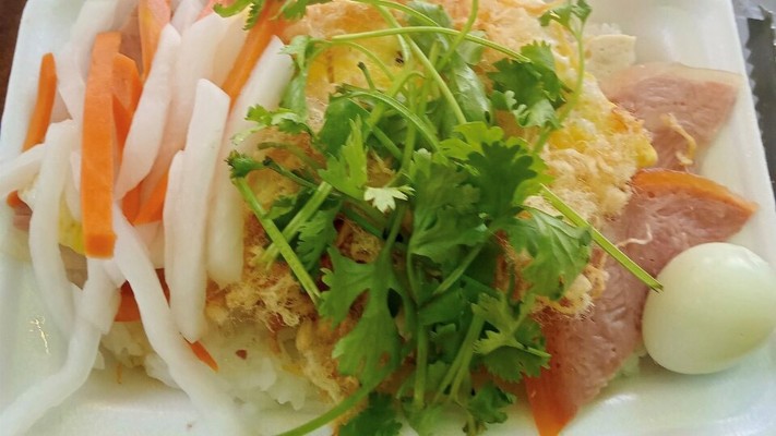 Quốc Tuấn - Bánh Mì & Xôi Mặn Hà Nội - Trương Công Định