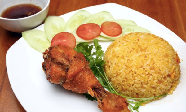 Cơm Gà Xối Mỡ 46 - Cơm Sườn & Gà Ta - Làng Tăng Phú