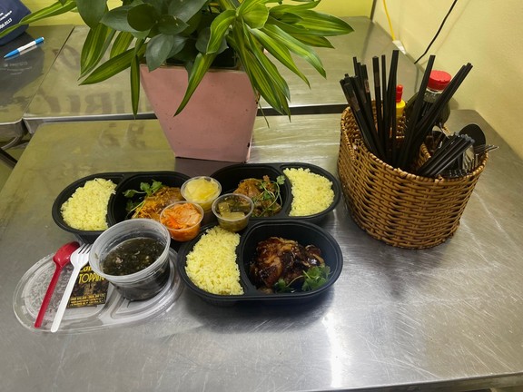 Cơm Gà Topping H.T - Đường Số 45