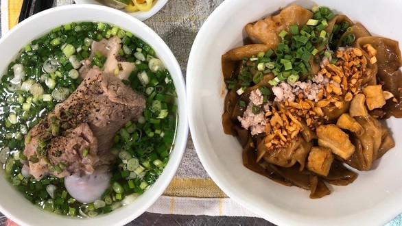 Hủ Tiếu Nam Vang Nhị - Nguyễn Khoái