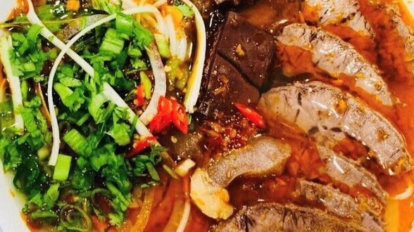 Bún Bò Huế Cô Chi - Phan Đình Giót