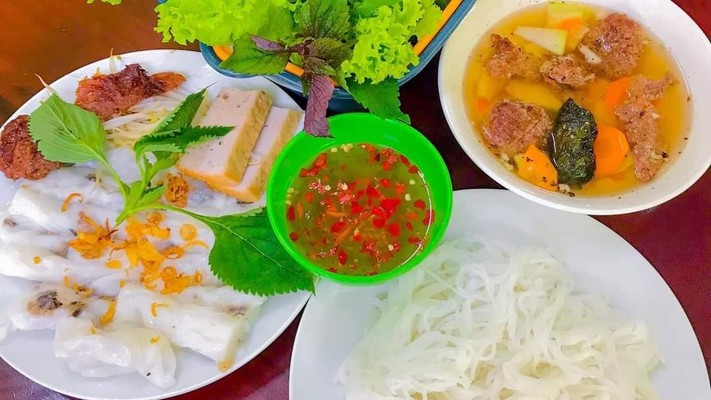 Sơn Hải Quán - Bún Chả & Bánh Cuốn - Trần Phú