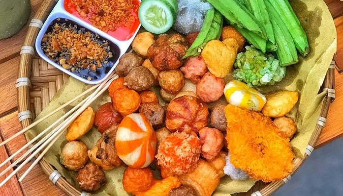 Chú Xây - Cá Viên Chiên, Mì Trộn Indomie & Ăn Vặt - Tôn Đản