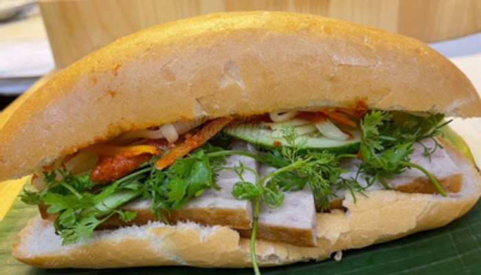 Bánh Mì Chả Nóng Dũng Hạnh - Nguyễn Khánh Toàn