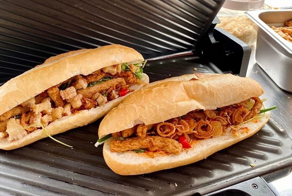 Tina - Bánh Mì Chả Cá Sợi - Cửu Long