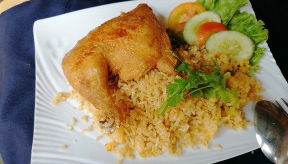 Quán Ăn Gia Hoàng - Cơm Gà Xối Mở & Hủ Tiếu Xào - Hồ Học Lãm