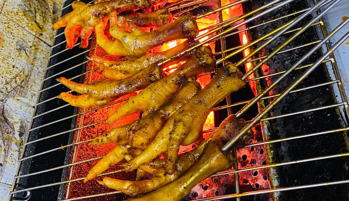 Chân Gà Nướng Ông Biển - 17/110 Trần Duy Hưng