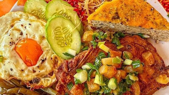 Năm Xì-Tin - Cơm Tấm, Bún Thịt Nướng & Cháo Lòng - Lã Xuân Oai