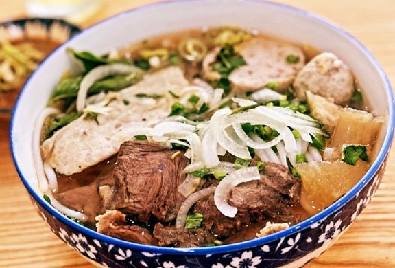 Đông Phương Quán - Cơm Trưa Văn Phòng & Bún Bò - 191 Đỗ Văn Thi