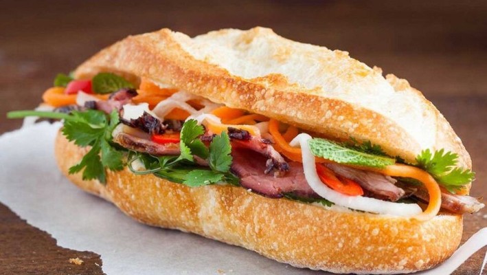 Giò Chả Ước Lễ Bà Lịch - Bánh Mỳ & Bánh Dầy Kẹp Giò Chả - Tô Tịch