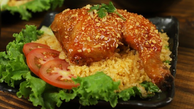 Cơm Gà Xối Mỡ Anh Thư - Bà Điểm 9