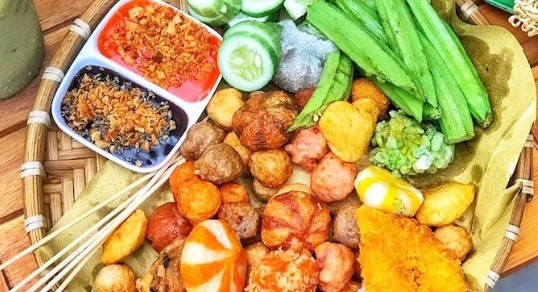 Ăn Vặt Bé Heo - Trà Sữa, Xiên Que & Bắp Xào