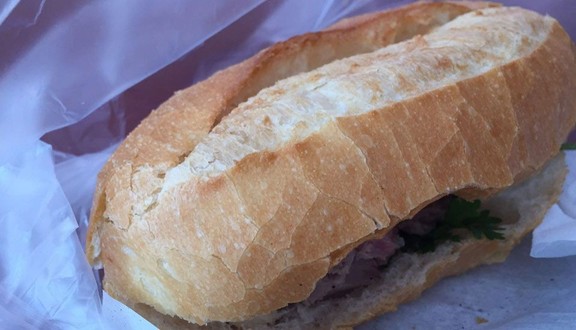 Hùng Ký - Bánh Mì, Bánh Hỏi & Heo Quay - Nguyễn Lý