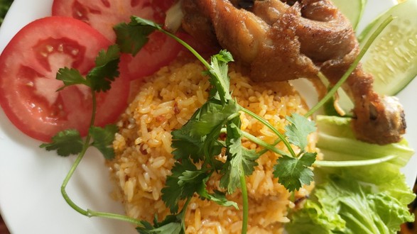 Thùy Quyên Cơm Trưa, Bún Thái & Bò Kho - Đường số 42