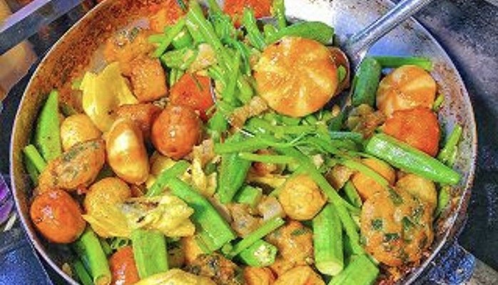 Ăn Vặt Tú - 121 Nguyễn Gia Trí