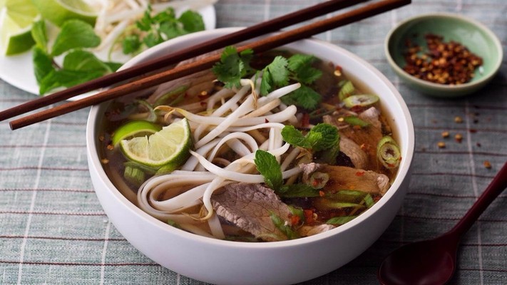 Phở Lý Quốc Sư - Phở Gia Truyền Chính Gốc Hà Nội - Lã Xuân Oai