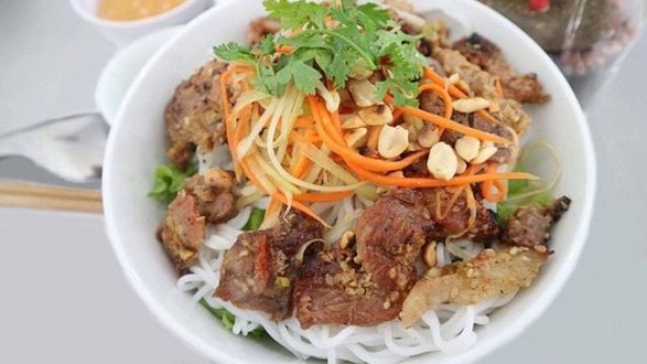 Bún Thịt Nướng & Nem Lụi - Vân