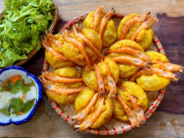 Bánh Tôm Hà Thành - Bánh Tôm, Bánh Gối & Nem Chua Rán - 190D Yên Bình