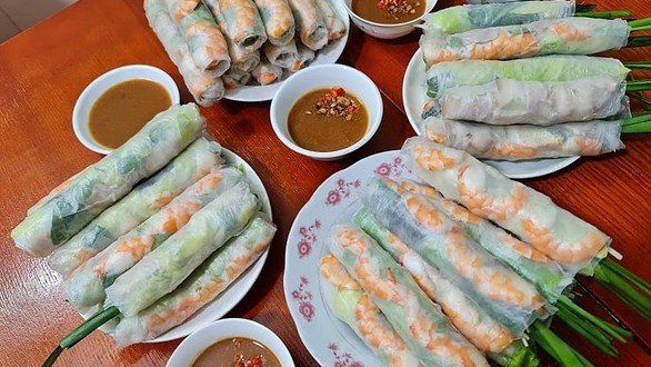 Gỏi Cuốn Cô Mai - Bún Mắm Nêm - Lạc Long Quân