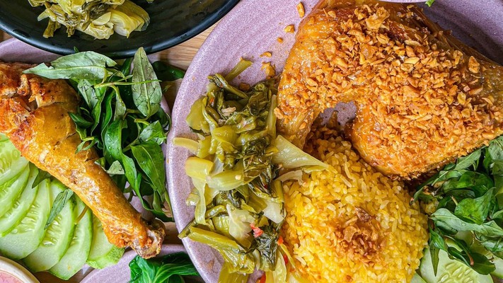 Cơm Gà Mắm Tỏi Cô 2 - Đường 19/5